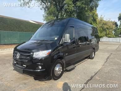 2019 Mercedes-Benz Sprinter Sprinter for Sale in Baldwin, NY - Photo 2