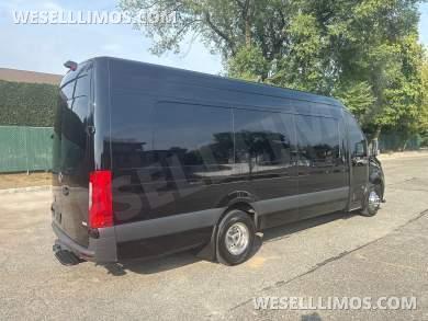 2019 LA West Mercedes-Benz Sprinter Sprinter - Sprinter for Sale in Baldwin, NY - Photo 9