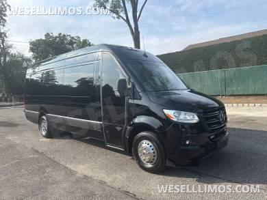 2019 LA West Mercedes-Benz Sprinter Sprinter - Sprinter for Sale in Baldwin, NY - Photo 11