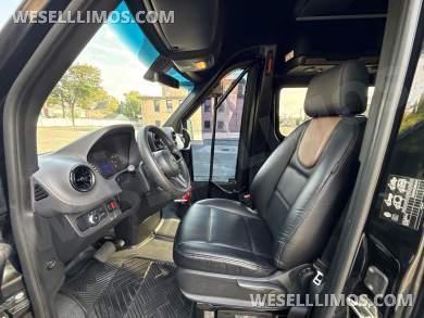 2019 LA West Mercedes-Benz Sprinter Sprinter - Sprinter for Sale in Baldwin, NY - Photo 16