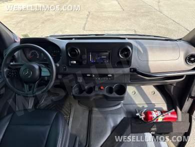 2019 LA West Mercedes-Benz Sprinter Sprinter - Sprinter for Sale in Baldwin, NY - Photo 19