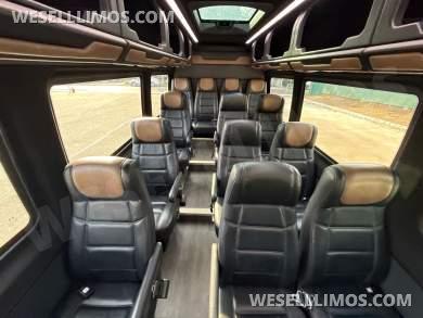 2019 LA West Mercedes-Benz Sprinter Sprinter - Sprinter for Sale in Baldwin, NY - Photo 26