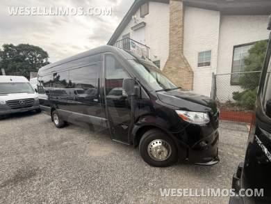 2019 Mercedes-Benz Sprinter Sprinter for Sale in Baldwin, NY - Photo 2