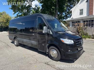 2019 LA West Mercedes-Benz Sprinter Sprinter - Sprinter for Sale in Baldwin, NY - Photo 10