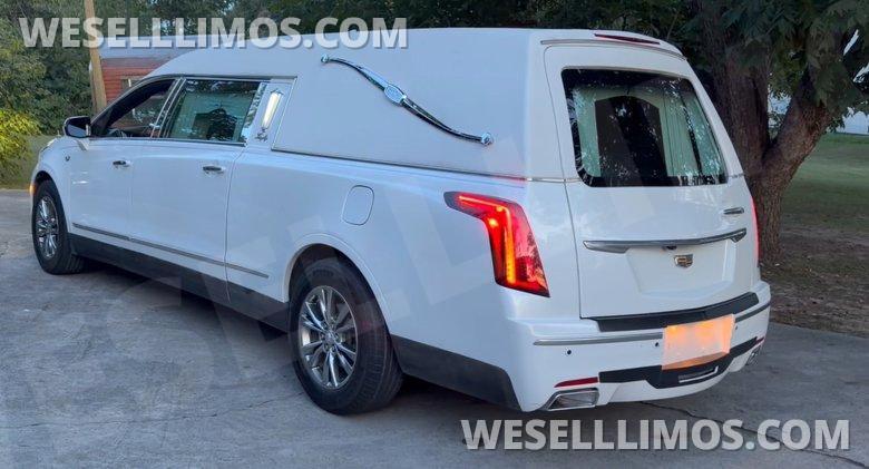 2021 Eagle Cadillac XT5 Funeral - Photo 2