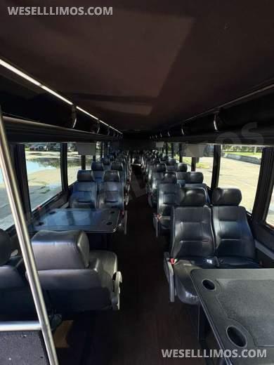 2015 Freightliner GM 40 Executive Shuttle for Sale in Miami gardens, FL - Photo 2