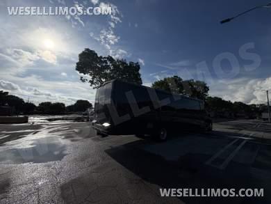 2015 Grech Freightliner GM 40 Executive Shuttle - Executive Shuttle for Sale in Miami gardens, FL - Photo 9