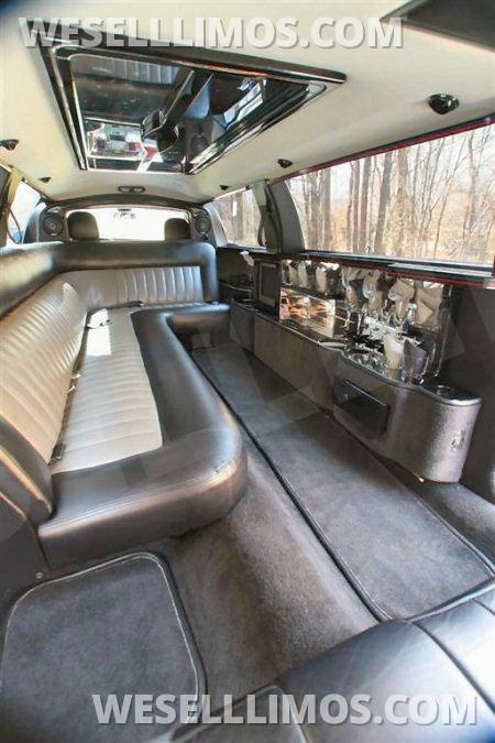 2004 DaBryan Coachbuilders Lincoln Towncar Limousine MAKE OFFER - Photo 3