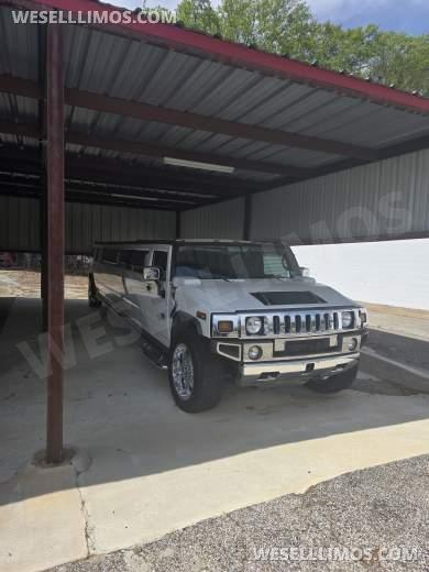 2004 Hummer H2 Limousine for Sale in Longview, TX - Photo 2