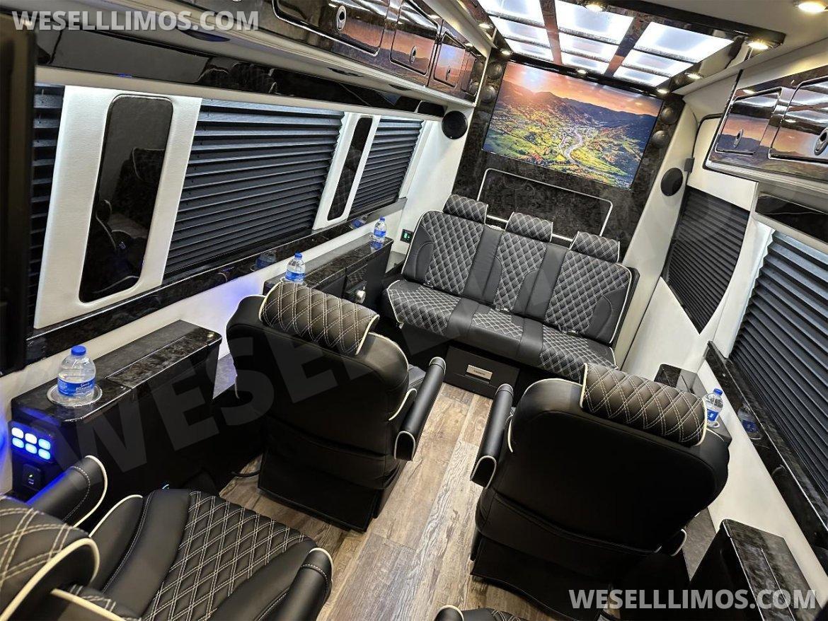 Road Jet 9 Passenger Limousine Auto Elite Mercedes-Benz Sprinter - Photo 3