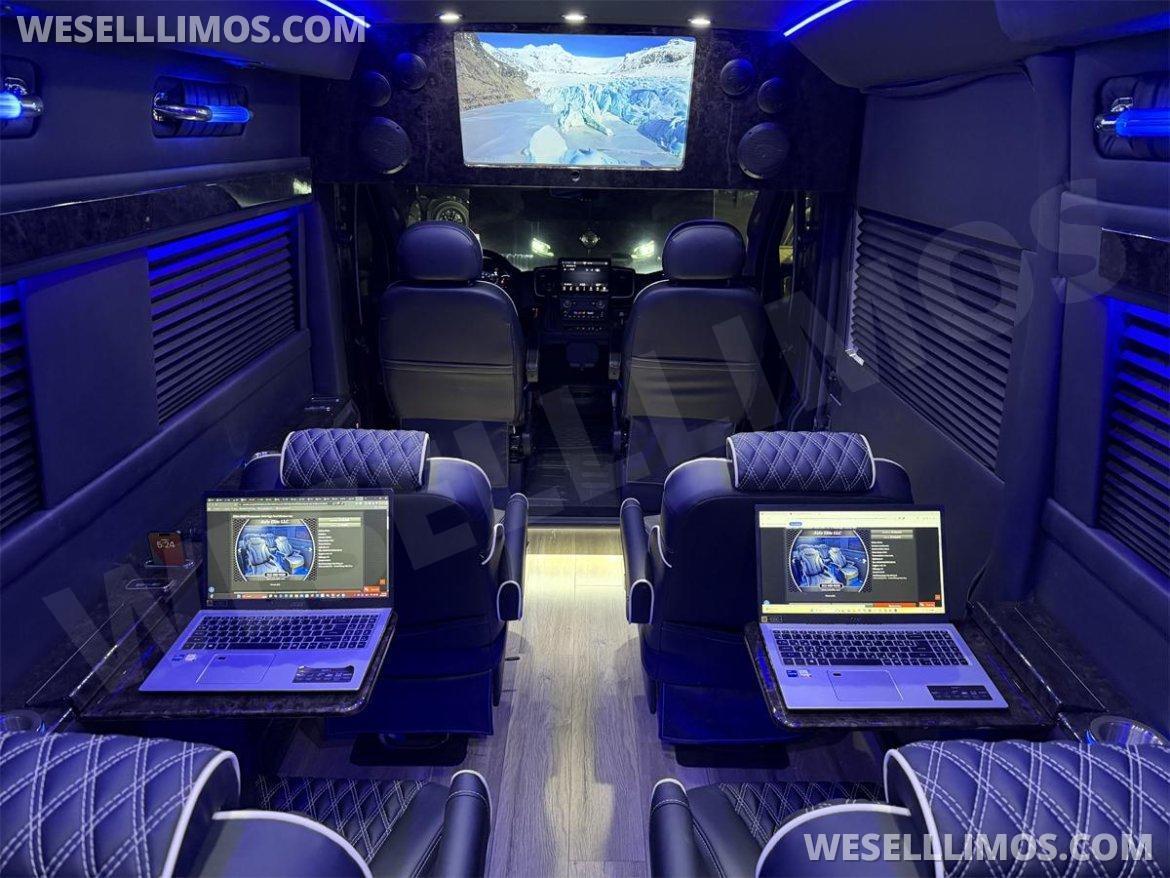 Road Liner 737 9 Passenger Auto Elite Ram ProMaster - Photo 2