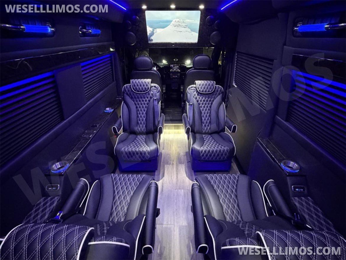 Road Liner 737 9 Passenger Auto Elite Ram ProMaster - Photo 3