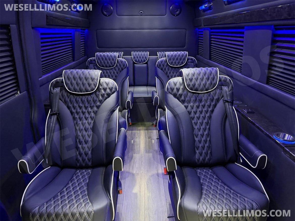 Road Liner 737 9 Passenger Auto Elite Ram ProMaster - Photo 4