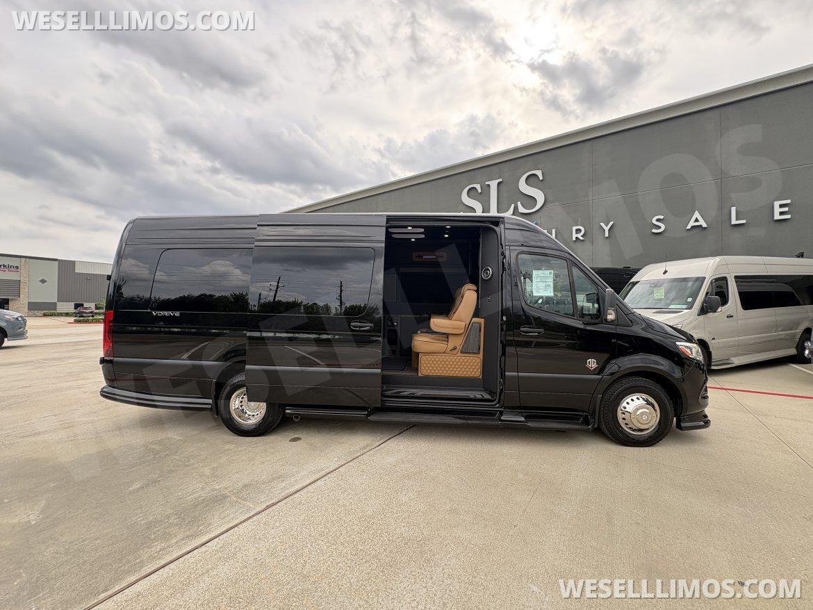 2027 OGV Luxury Coach Mercedes-Benz V-Drive 10OB Sprinter #1886 - Photo 3