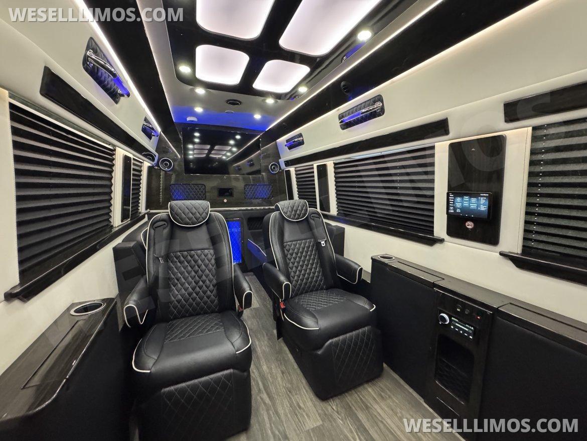 2025 OGV Luxury Coach Mercedes-Benz Ultimate Limo Sprinter - Photo 2