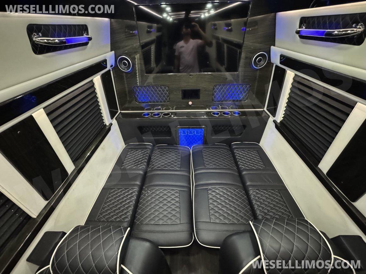 2025 OGV Luxury Coach Mercedes-Benz Ultimate Limo Sprinter - Photo 3