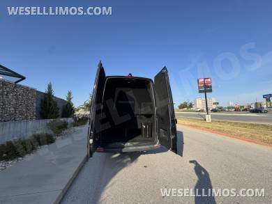 2023 Platinum Big Toys Mercedes-Benz 14px Limo Sprinter - Sprinter for Sale in Springfield, MO - Photo 30