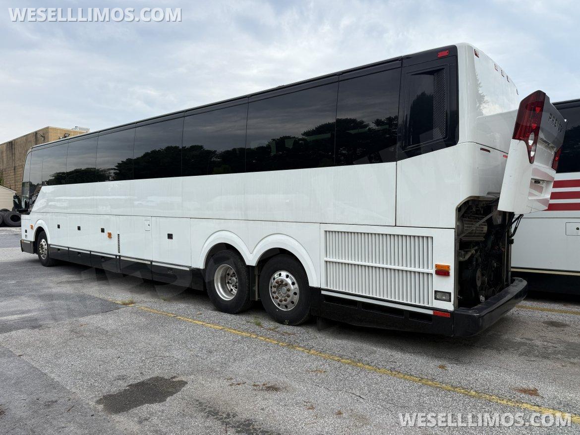 2013 Prevost H3-45 Motorcoach - Photo 3
