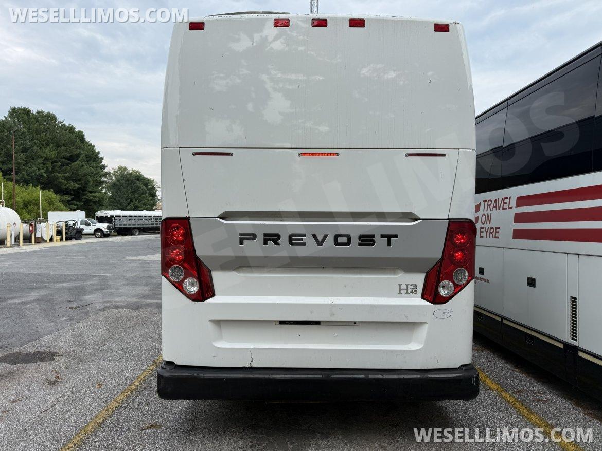 2013 Prevost H3-45 Motorcoach - Photo 4