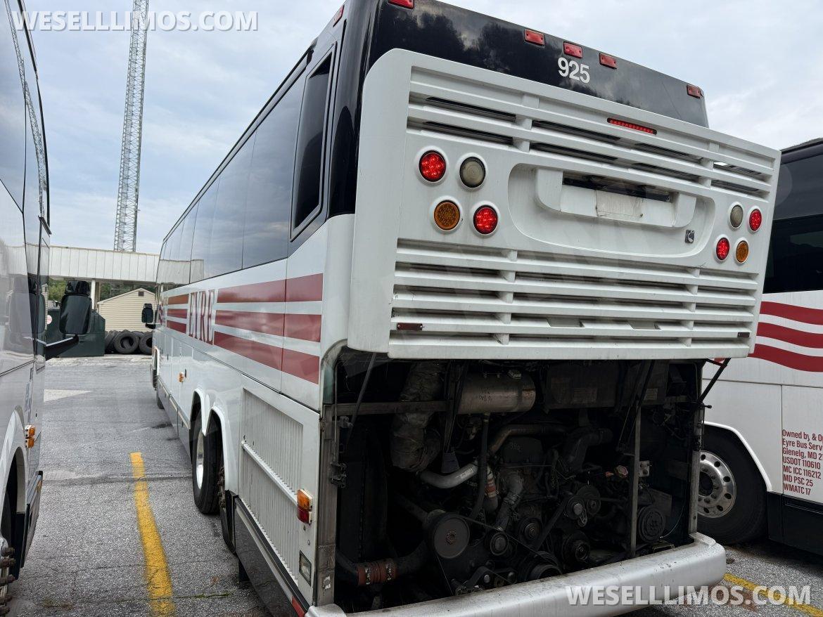 2009 Prevost H3-41 Motorcoach - Photo 3