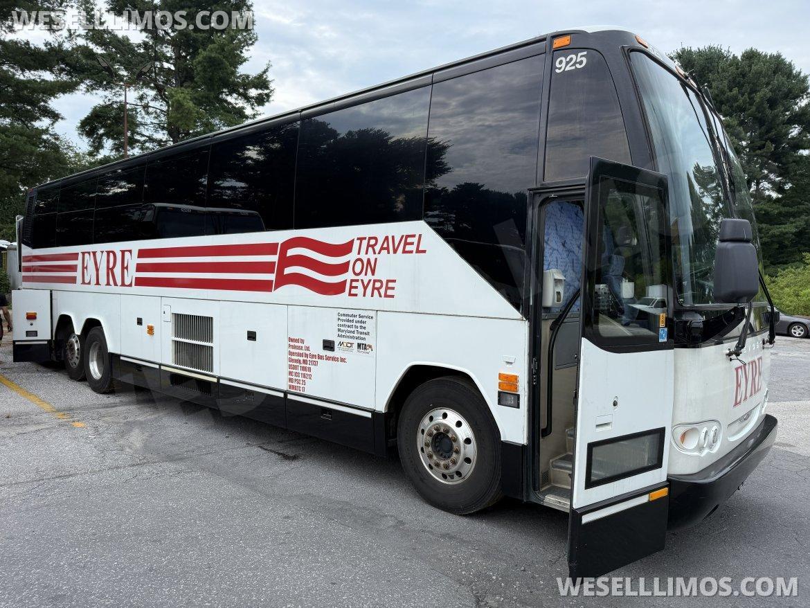 2009 Prevost H3-41 Motorcoach - Photo 2