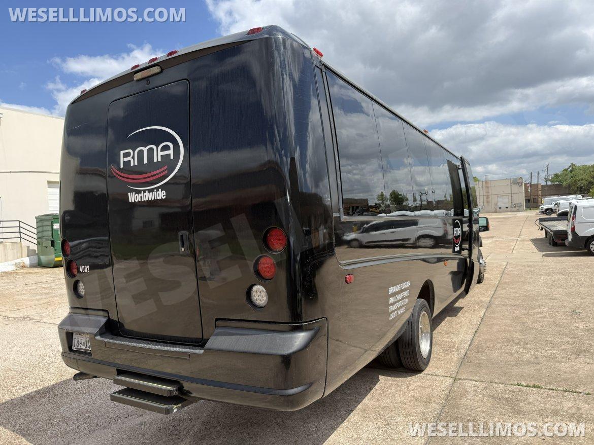 2016 Grech Motors Ford F550 GM33 Executive Shuttle - Photo 2