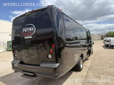 2016 Ford F550 GM33 Executive Shuttle for Sale in Houston, TX - Photo 2