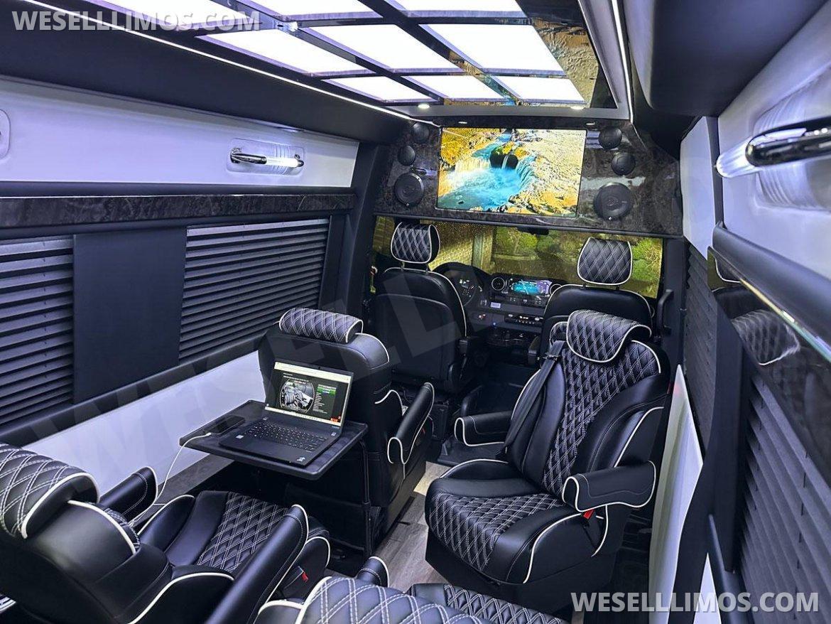 2026 AWD AMG Trim 14 Passenger Touring Coach Auto Elite Mercedes-Benz Sprinter - Photo 3