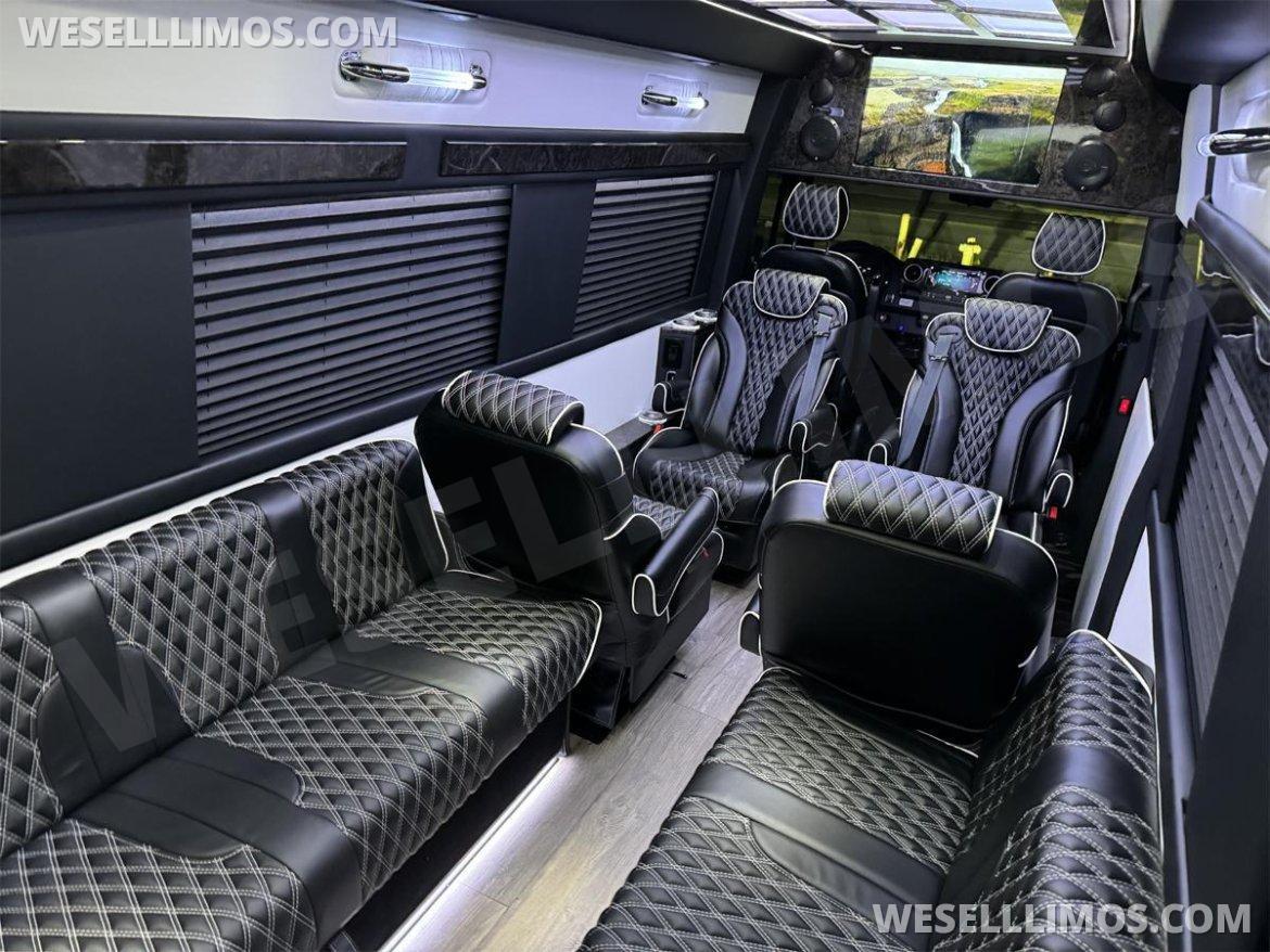 2026 AWD AMG Trim 14 Passenger Touring Coach Auto Elite Mercedes-Benz Sprinter - Photo 4