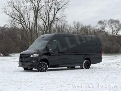 2026 AWD AMG Trim 14 Passenger Touring Coach Auto Elite Mercedes-Benz Sprinter - Sprinter for Sale in Elkhart, IN - Photo 34