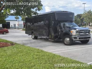 2013 Ford f550 Limo Bus for Sale in Miami, Florida, US - Photo 4