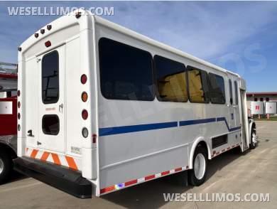 2018 Freightliner S2106 Shuttle Bus for Sale in Delray Beach, Florida, US - Photo 2