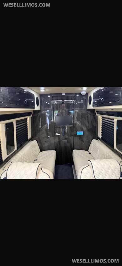 2024 Mercedes-Benz Sprinter 3500 Sprinter for Sale in Queens, New York, US - Photo 3
