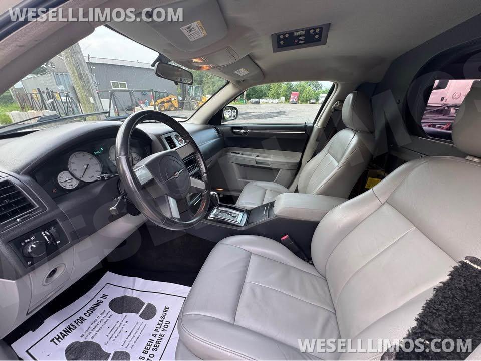 2006 Chrysler 300 Limousine - Photo 3