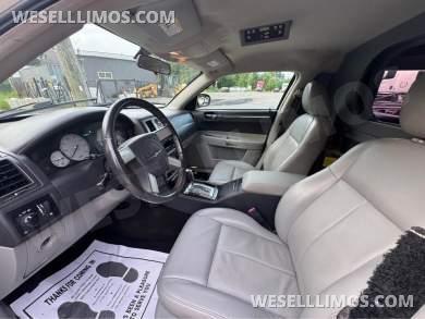 2006 Chrysler 300 Limousine for Sale in Philadelphia, Pennsylvania, US - Photo 3