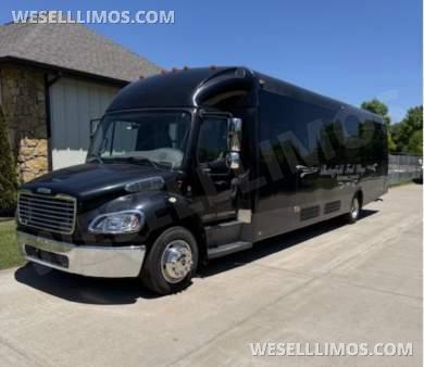 2008 Freightliner M2 Shuttle Bus for Sale in Springfield, Missouri, US - Main Photo