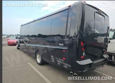 2019 Ford F550 Executive Shuttle for Sale in Bordentown, New Jersey, US - Photo 4
