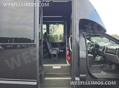 2019 Grech Coachworks Ford F550 Executive Shuttle - Executive Shuttle for Sale in Bordentown, New Jersey, United States - Photo 9