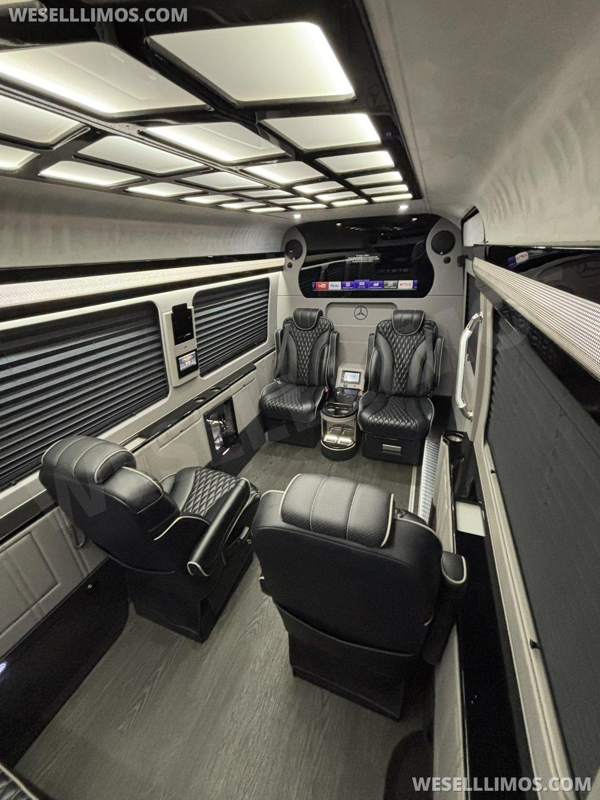 2018 First Class Customs Mercedes-Benz Sprinter 2500 Business Class Sprinter - Photo 2