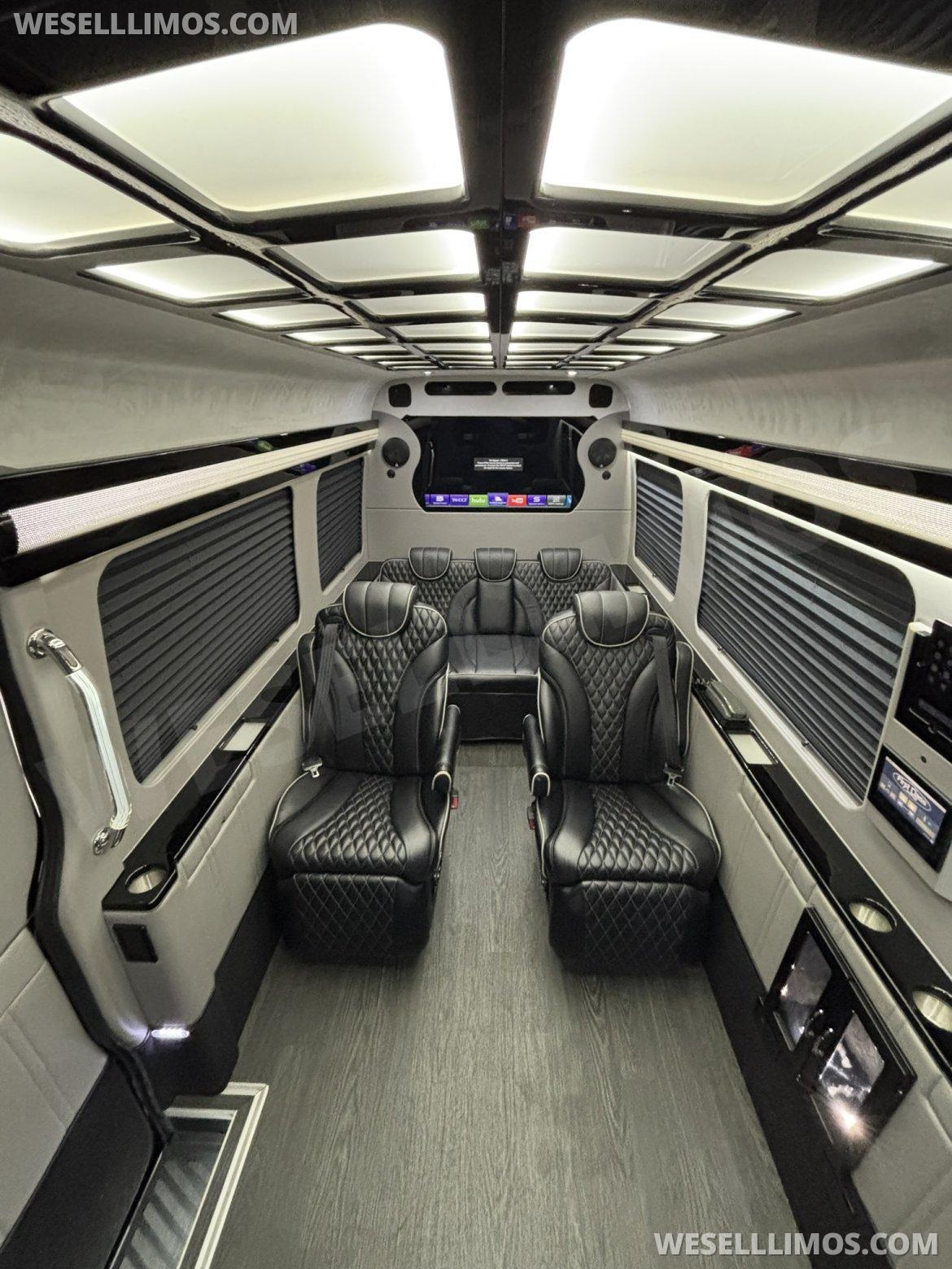 2018 First Class Customs Mercedes-Benz Sprinter 2500 Business Class Sprinter - Photo 4