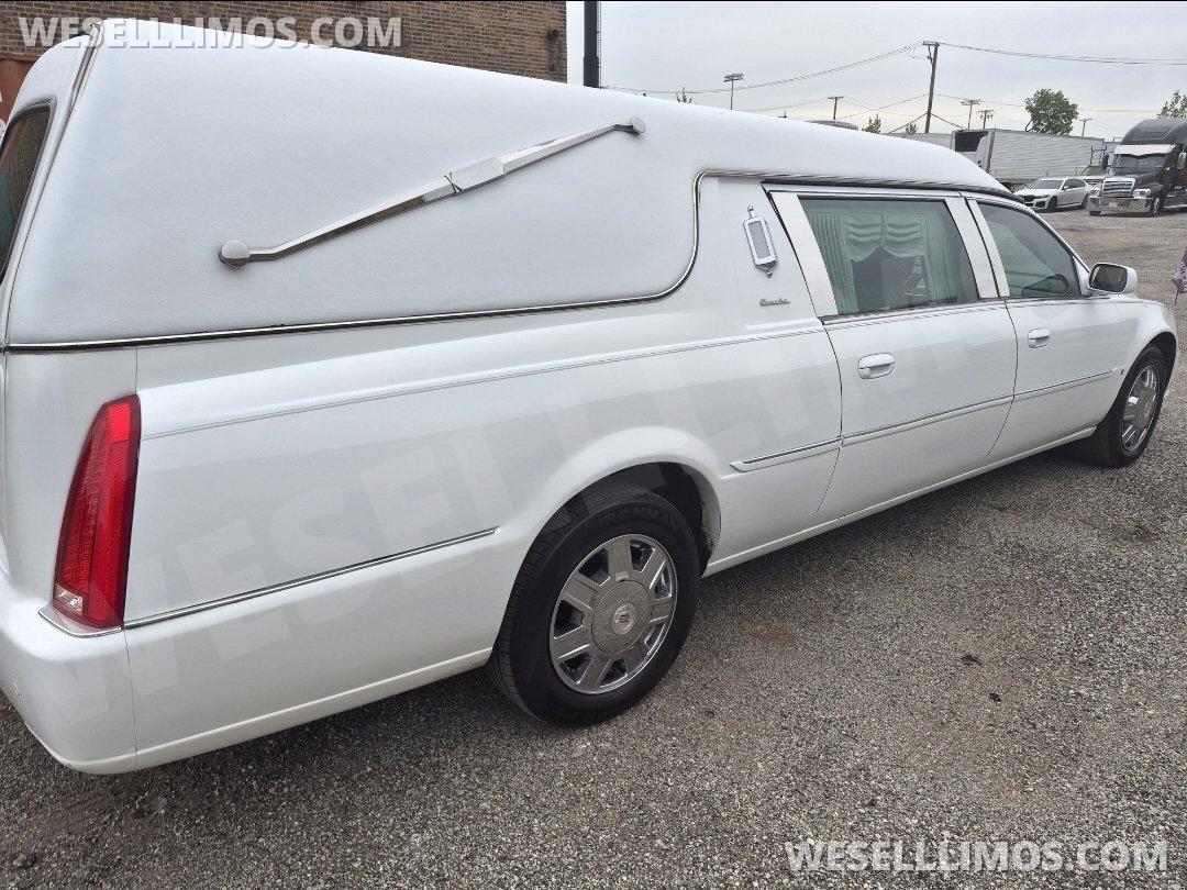 2008 Eureka Cadillac DTS Funeral - Photo 2