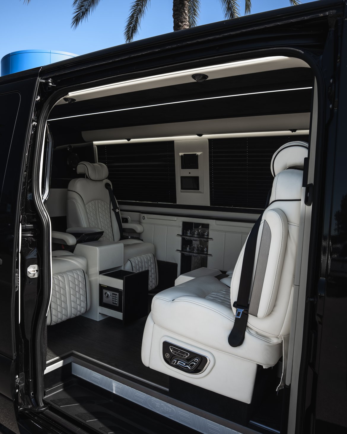 2025 Mercedes-Benz Sprinter Sprinter - Photo 3