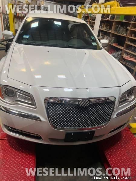 2014 Speciality Conversions Chrysler 300 Stretch Limousine - Photo 3