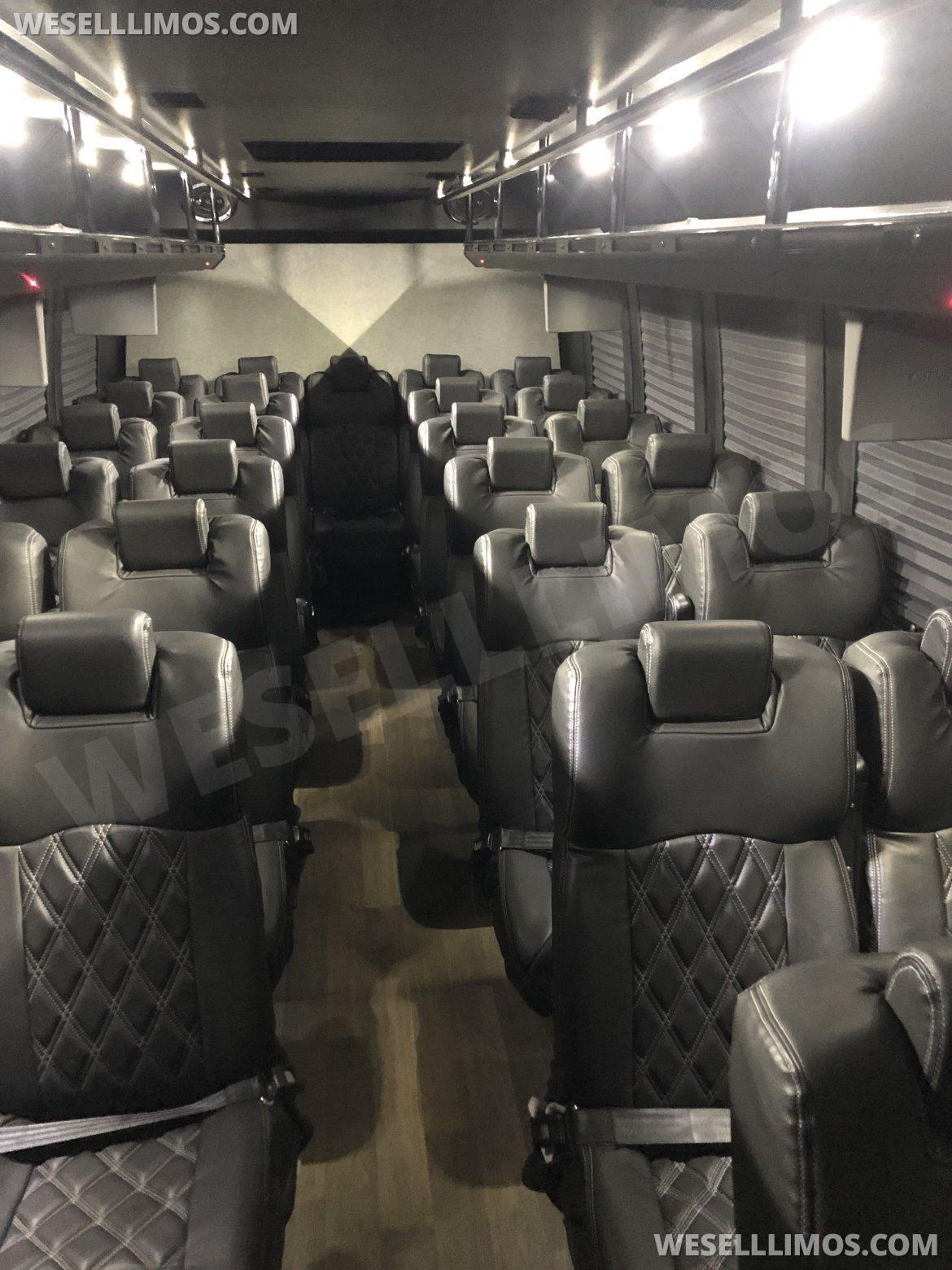 2013 Cachworks Ford F-550 Executive Shuttle - Photo 3