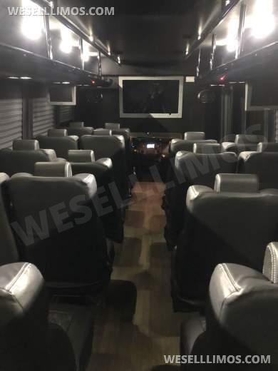 2013 Ford F-550 Executive Shuttle for Sale in Concord, California, US - Photo 4