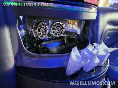2005 H2 Stretch Hummer SUV Limousine - Limousine for Sale in Houston, Texas, United States - Photo 9