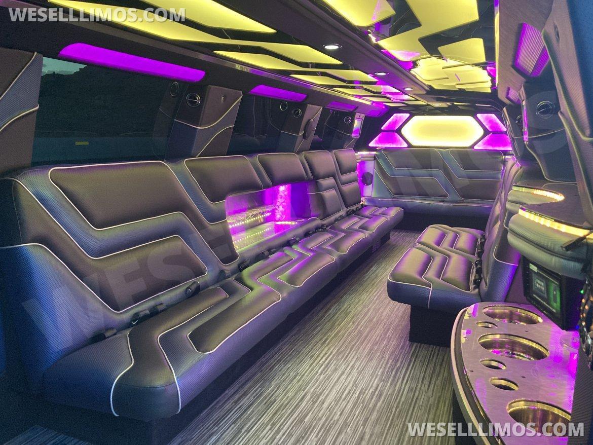 2023 Pinicle Cadillac Escalade Limousine - Photo 2