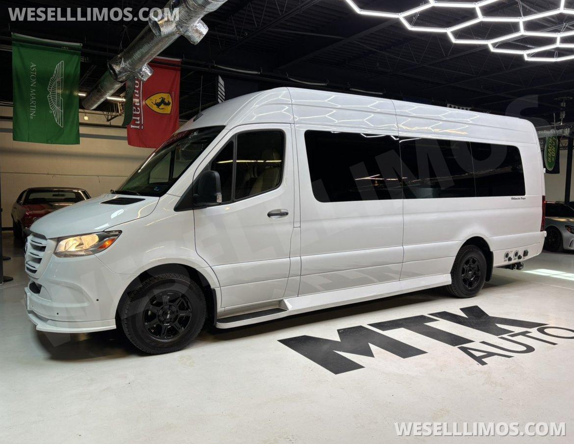 2022 Midwest Automotive Designs Mercedes-Benz Sprinter 3500 Business Class Sprinter - Photo 2