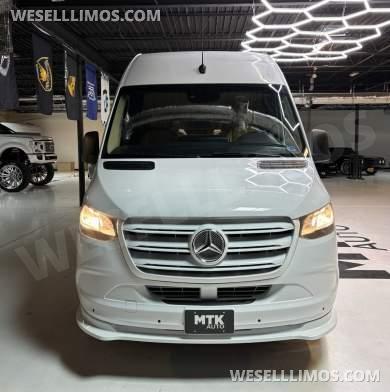 2022 Midwest Automotive Designs Mercedes-Benz Sprinter 3500 Business Class Sprinter - Sprinter for Sale in Richmond, Virginia, United States - Photo 10