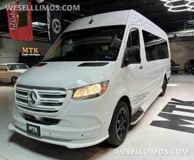2022 Midwest Automotive Designs Mercedes-Benz Sprinter 3500 Business Class Sprinter - Sprinter for Sale in Richmond, Virginia, United States - Photo 11